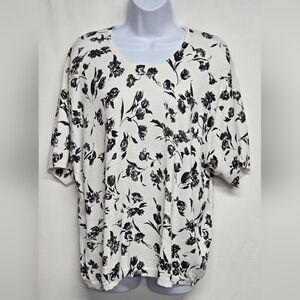 Maggie McNaughton 2X Knit Sweater Top Short Sleeve Floral Black White Scoop Neck